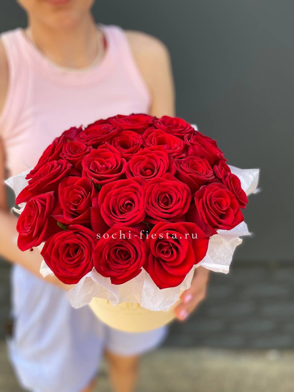 ассортимент популярных букетов в небольшой флористической студии