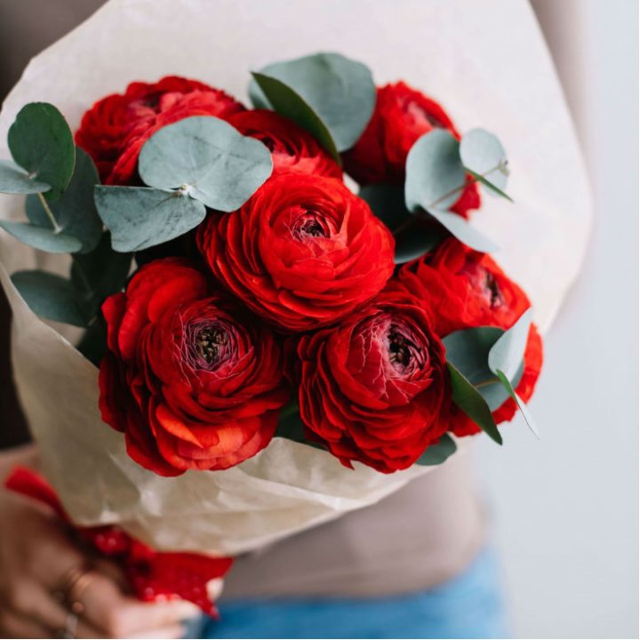 Букет ранункулюсов  в Саратове