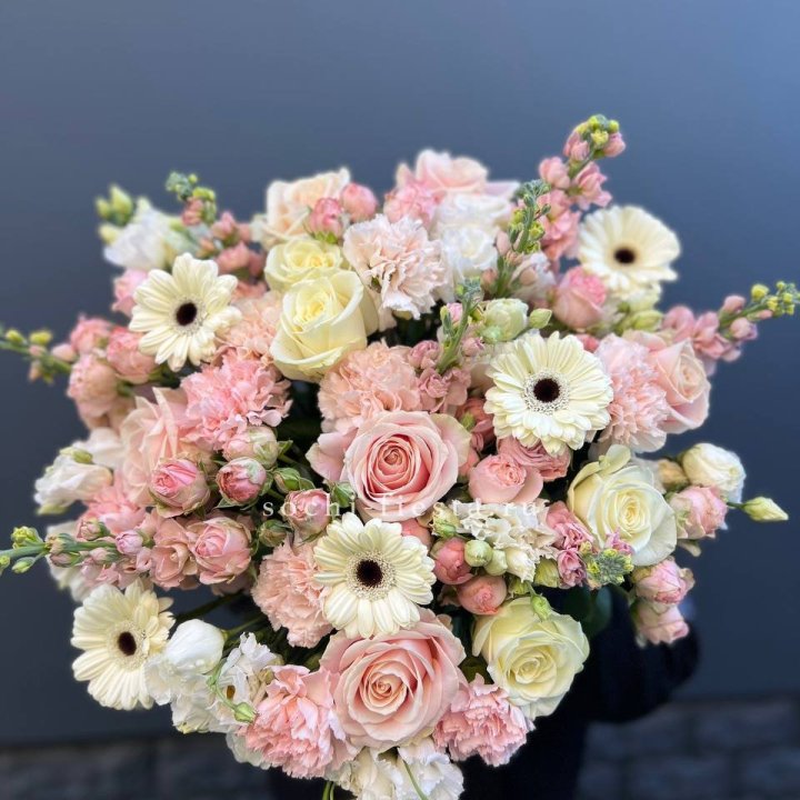 Авторский букет "Нежный" в Саратове