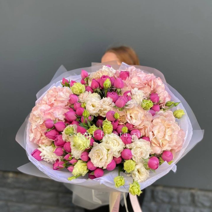  Букет  гортензий и Мисти в Саратове