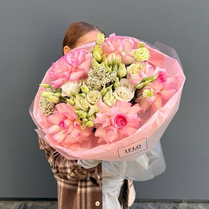 Букет "Розы с эустомой" в Саратове