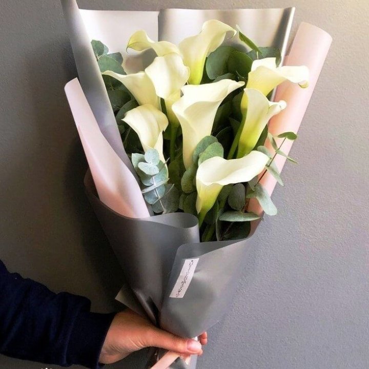 Каллы с эвкалиптом в Саратове