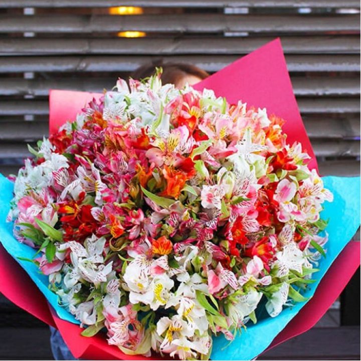 101 альстромерия в Саратове