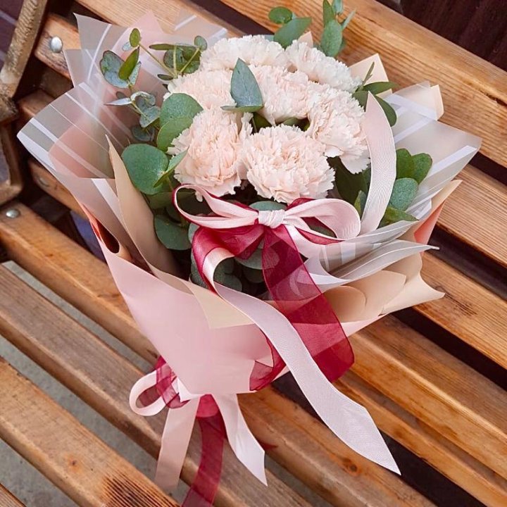 Диантусы с эвкалиптом в Саратове