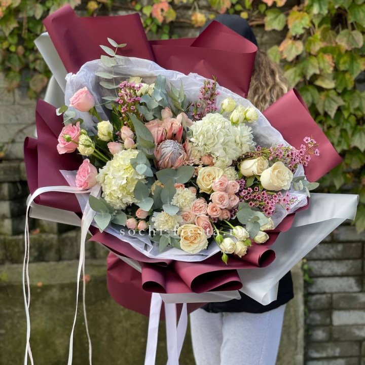 Авторский букет с протеей №1 в Саратове