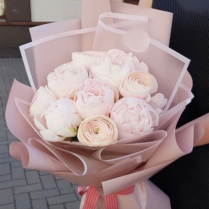 Пионы и ранункулюсы в Саратове