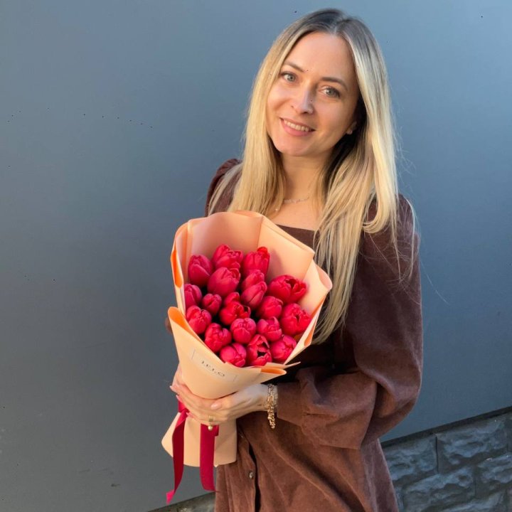  19 красных тюльпанов в Саратове