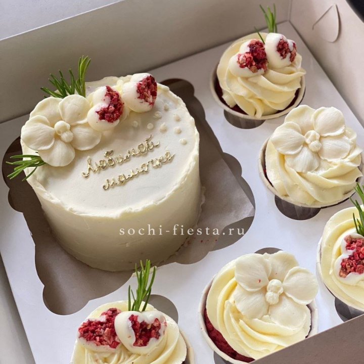 Капкейки и бенто-торт "Мамочке" в Саратове