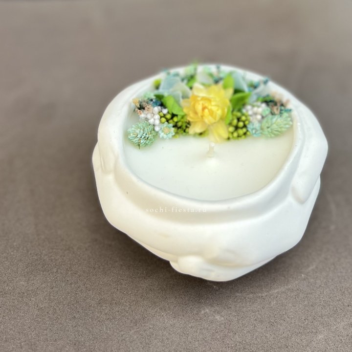 Свеча ароматическая в гипсе Руки в Саратове