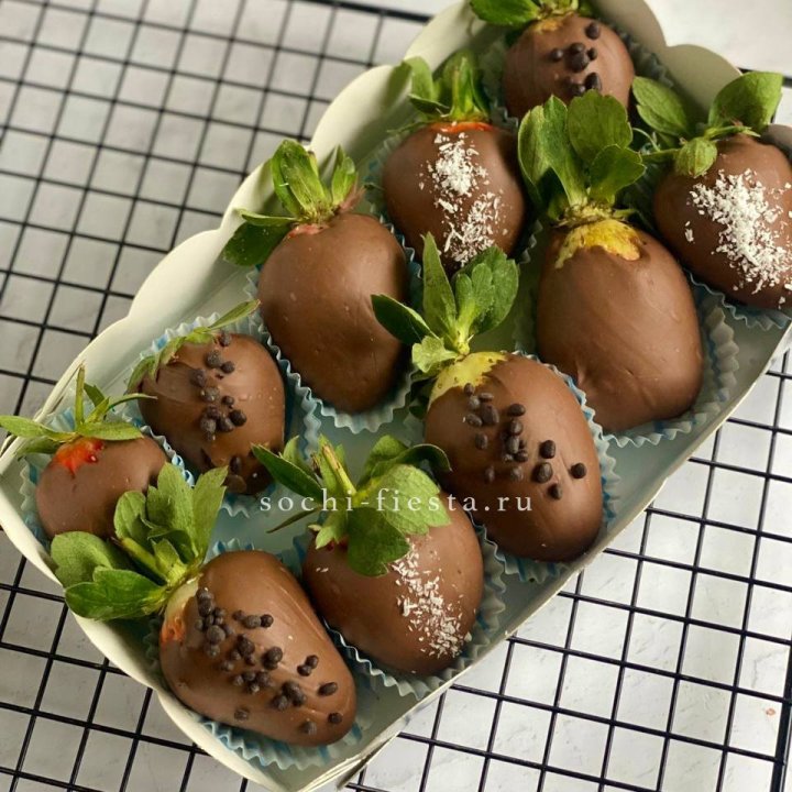 Клубника в шоколаде 10 ягод в Саратове