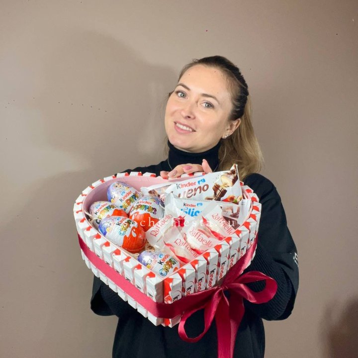 Подарочный набор сердце с Киндерами в Саратове