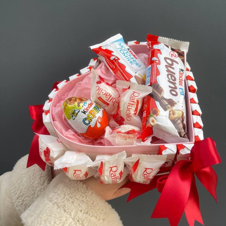 Бокс киндерами и раффаэлло в Саратове