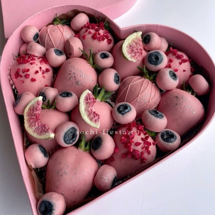 Клубника в шоколаде Сердце в Саратове