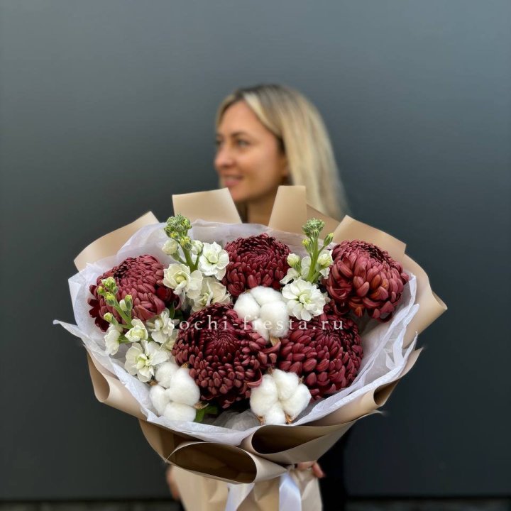 Хризантемы с маттиолой в Саратове