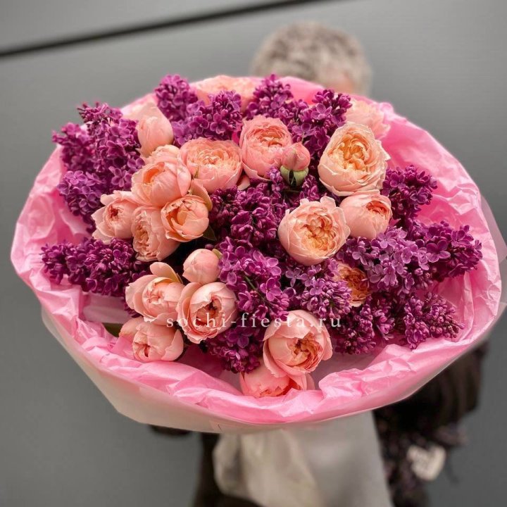  Дуо букет из кустовых роз и сирени в Саратове