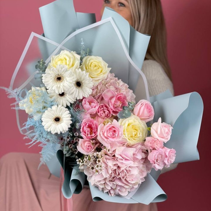 Дизайнерский букет "Адель" в Саратове