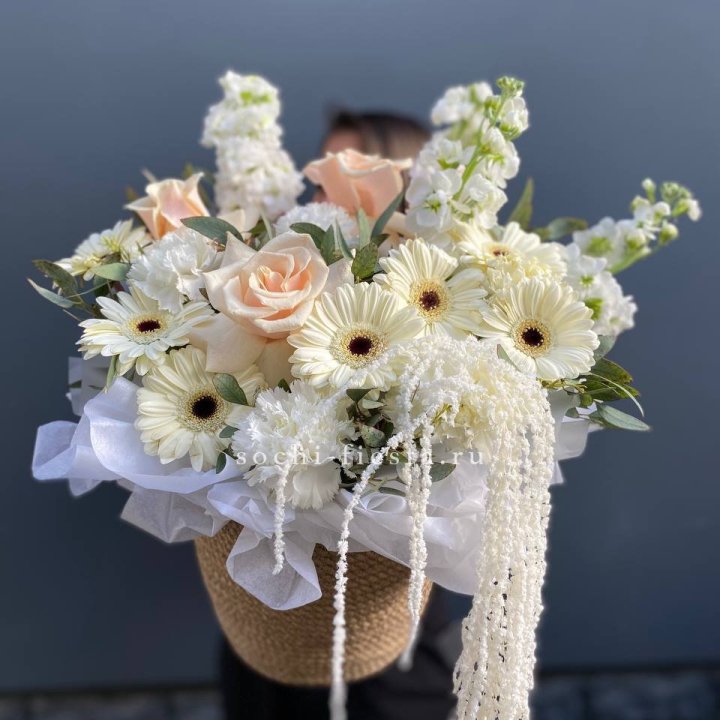Цветы в джутовом кашпо "Валери" в Саратове