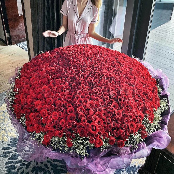 1001 роза в Саратове