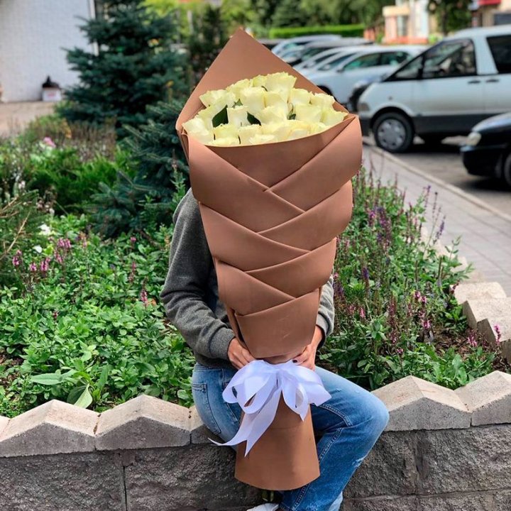 Голландские розы белые "Рыбка" в Саратове