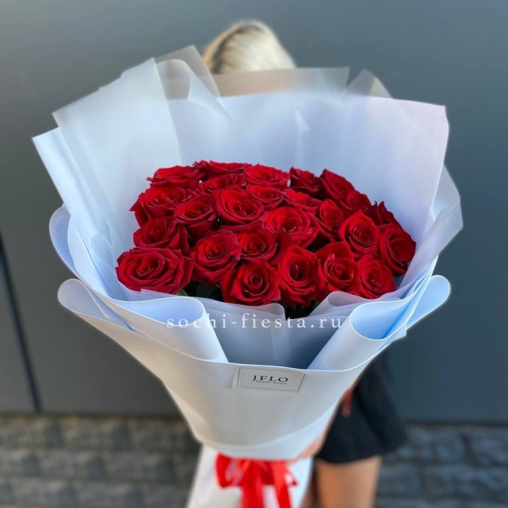 25 высоких роз  в Саратове