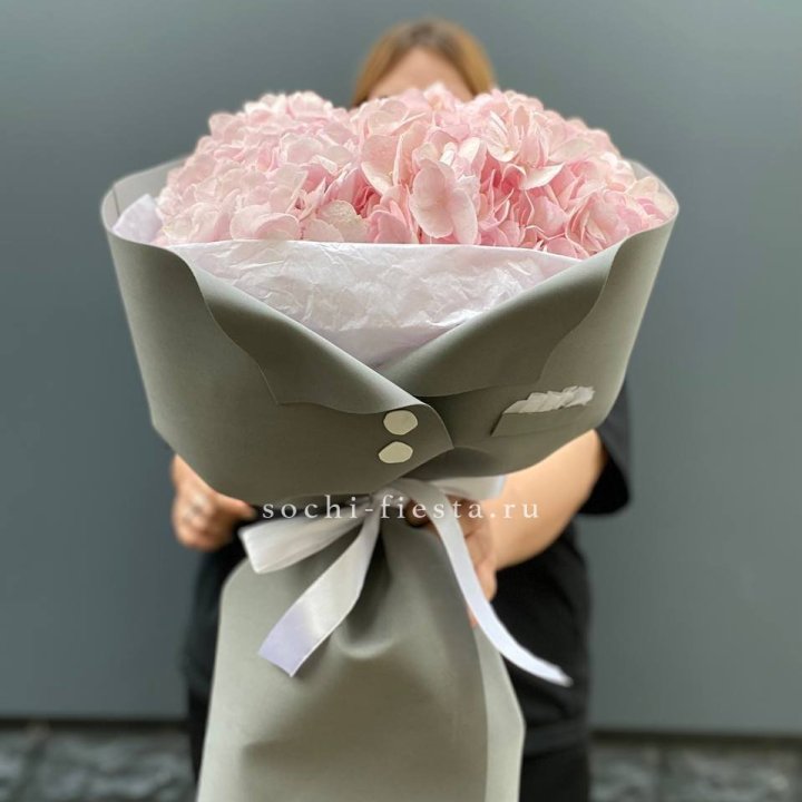  Букет  пиджачок из 5 гортензий в Саратове