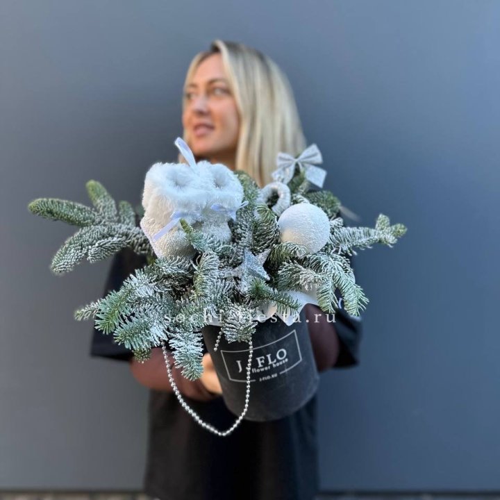 Новогодний бокс "Ботс вайт" в Саратове