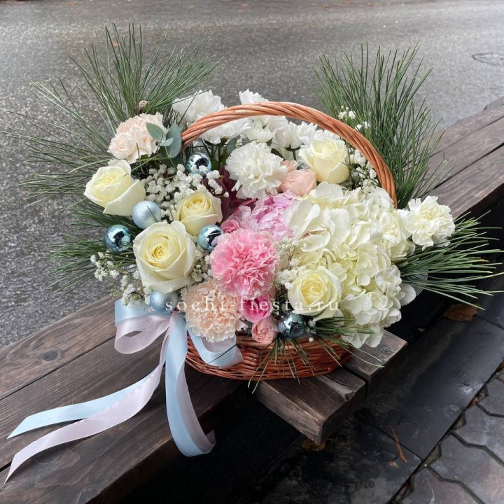 Новогодняя корзина  в Саратове