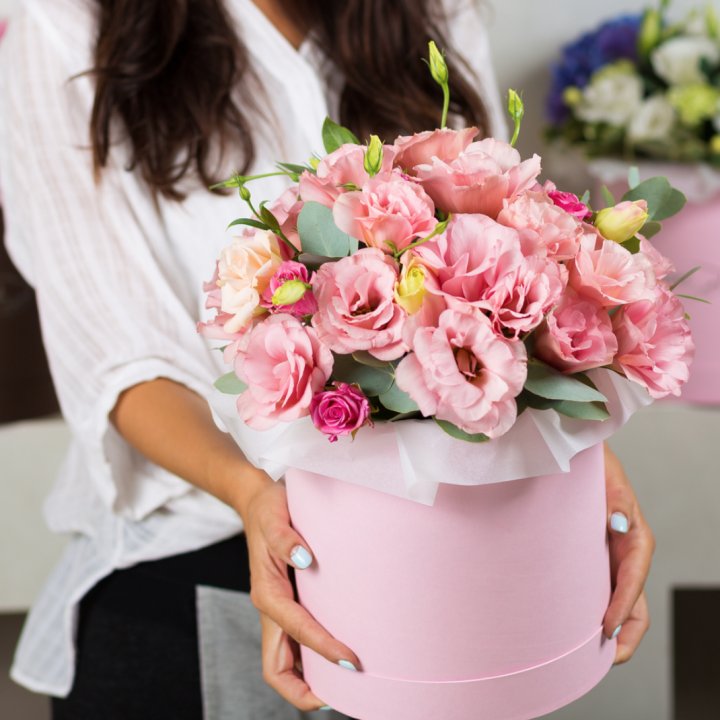 Эустома в шляпной коробке в Саратове