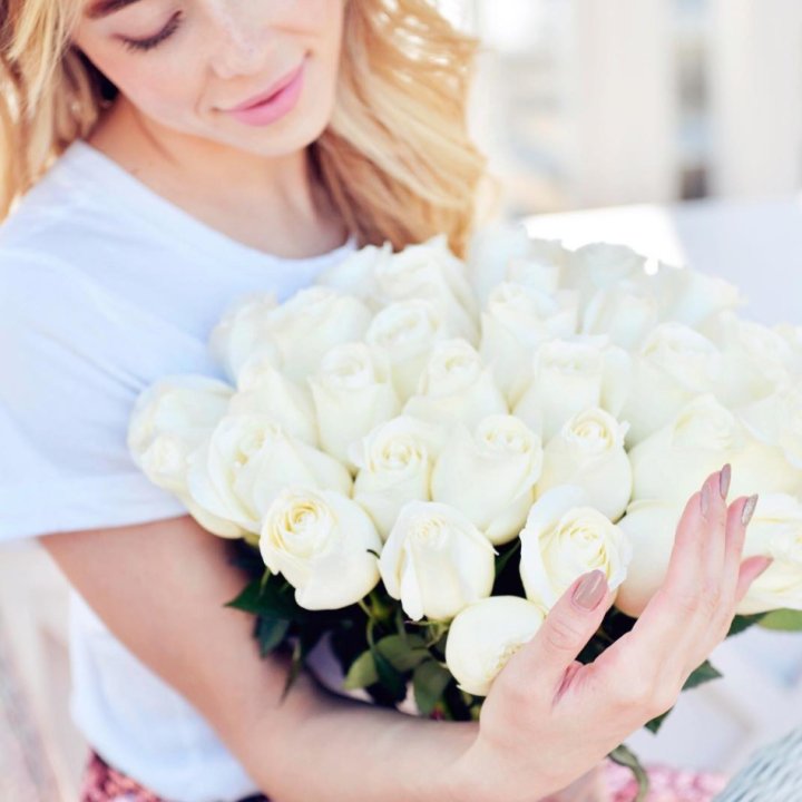 Букет высоких роз "Облака" в Саратове