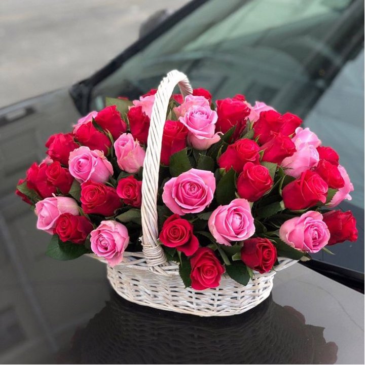 Корзина с розами  в Саратове