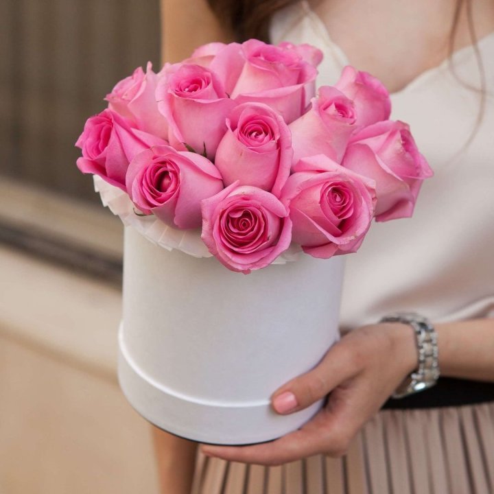 15 роз в боксе Кэтрин в Саратове