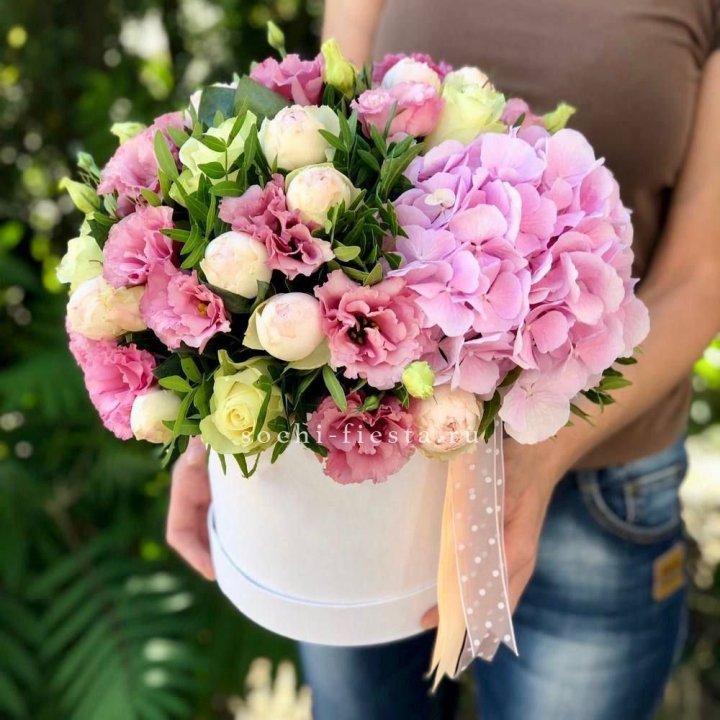 Дизайнерский цилиндр №2 в Саратове