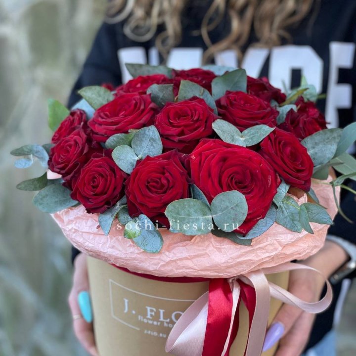 21 Красная роза в боксе №1 в Саратове