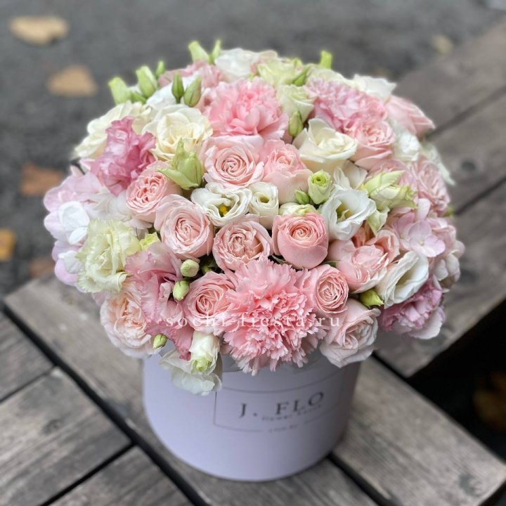 Цветочный бокс "Люксур" в Саратове