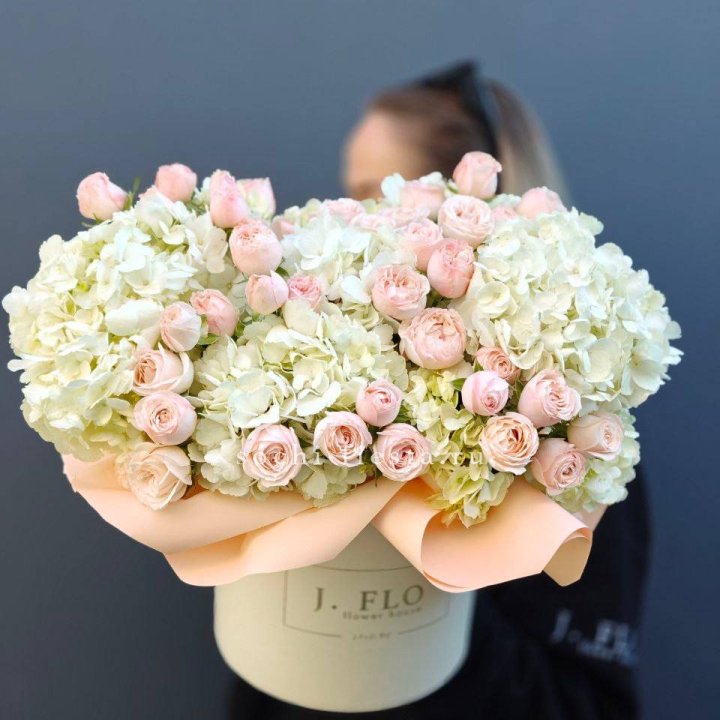 Дизайнерский бокс "Изабелла" в Саратове