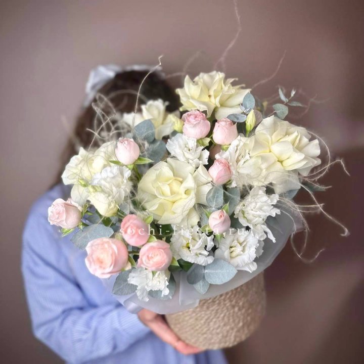 Авторский бокс "Милена" в джутовом кашпо в Саратове