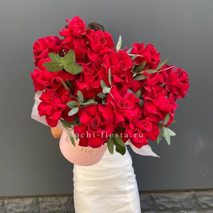 Бокс из 17 французских роз в Саратове