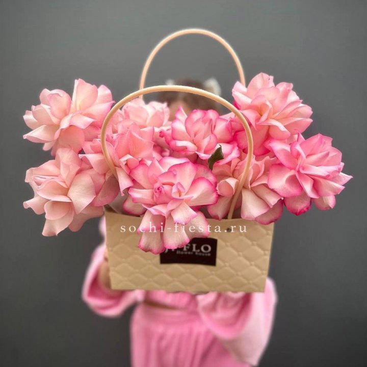 Сумочка розовых роз Венди в Саратове