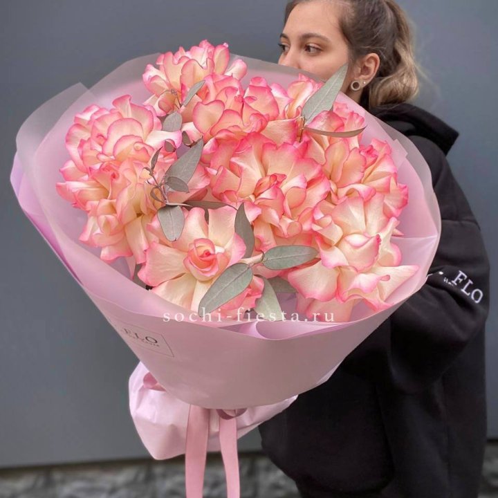 9 французских роз Джумилия в Саратове