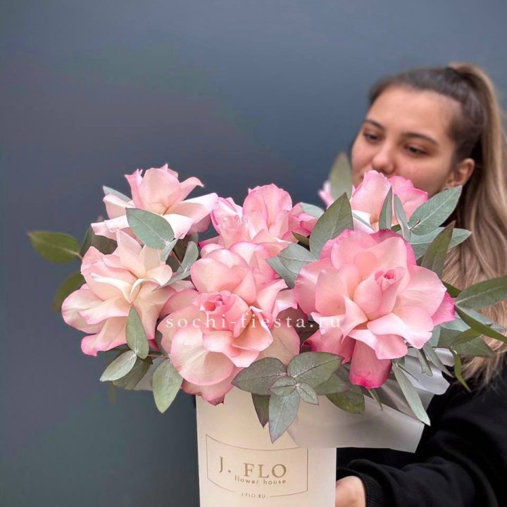 7 Французских роз в боксе в Саратове