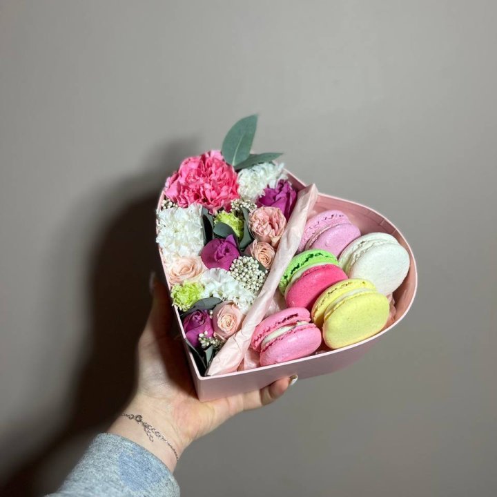 Дуо цветы и макаронсы в Саратове