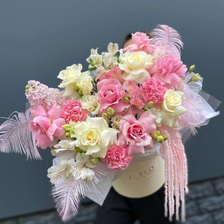 Дизайнерский бокс "Ловели" в Саратове