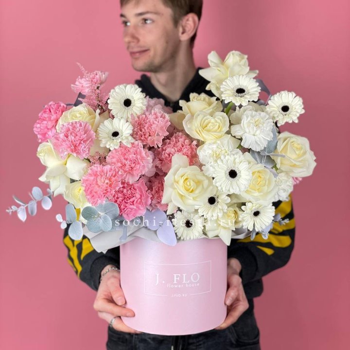 Дизайнерский бокс "Индира" в Саратове