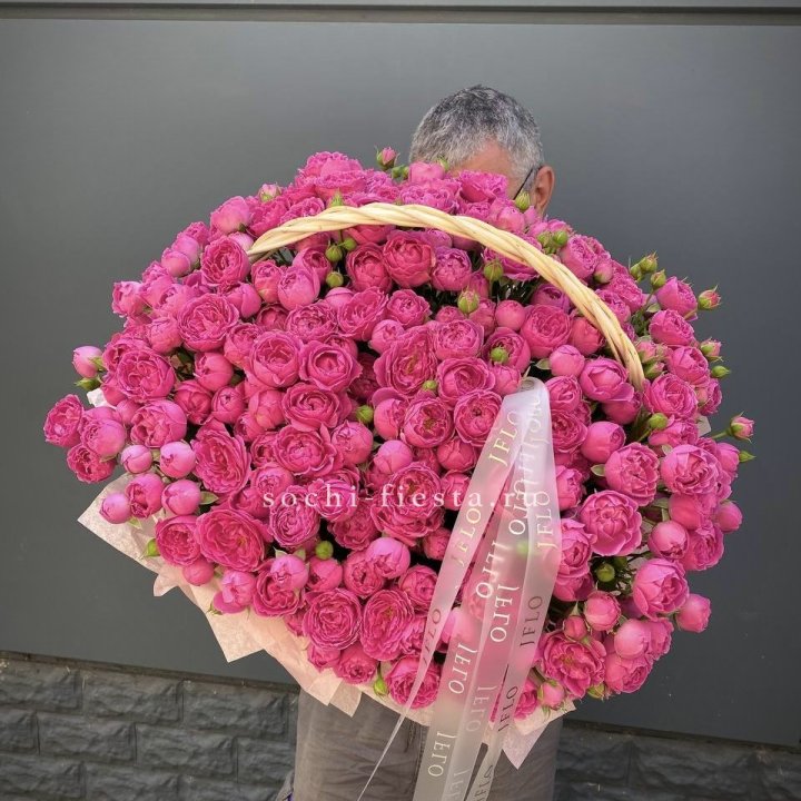 Корзина роз Мисти Баблс 151 в Саратове