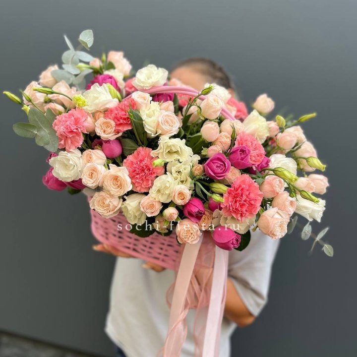 Цветочная корзина "Флоренция" в Саратове