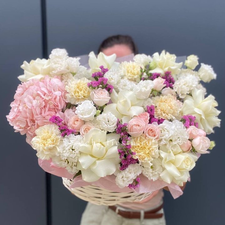 Корзина "Воздушная нежность" в Саратове