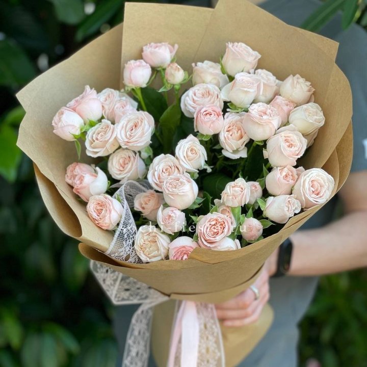 Кустовые розы букет №1 в Саратове