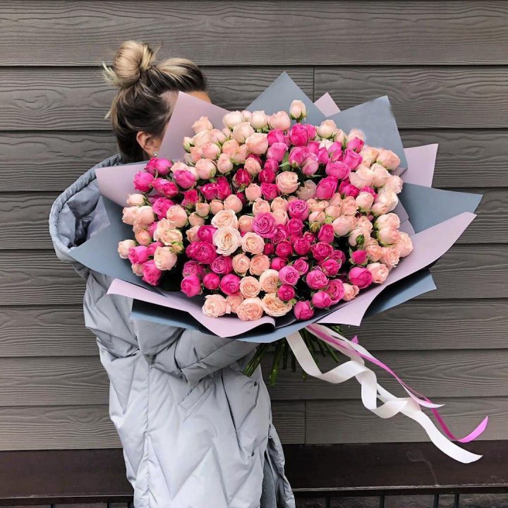 55 роз микс кустовых в Саратове