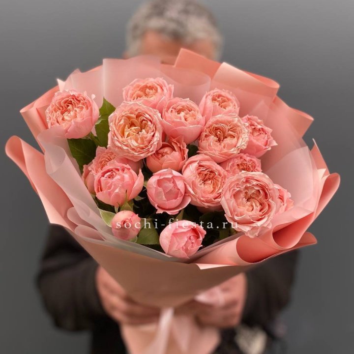 Букет комплимент из кустовых роз Джульетта в Саратове