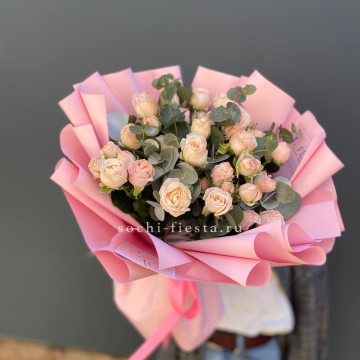 Букет пионовидных роз Cute Love в Саратове